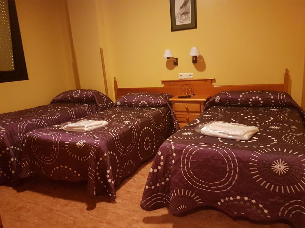 Hostal Los Nogales Cangas De Narcea Zewnętrze zdjęcie