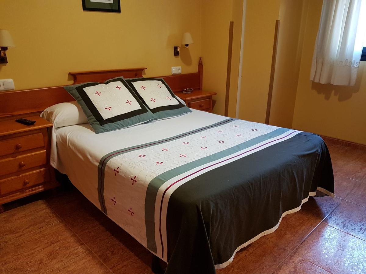 Hostal Los Nogales Cangas De Narcea Zewnętrze zdjęcie