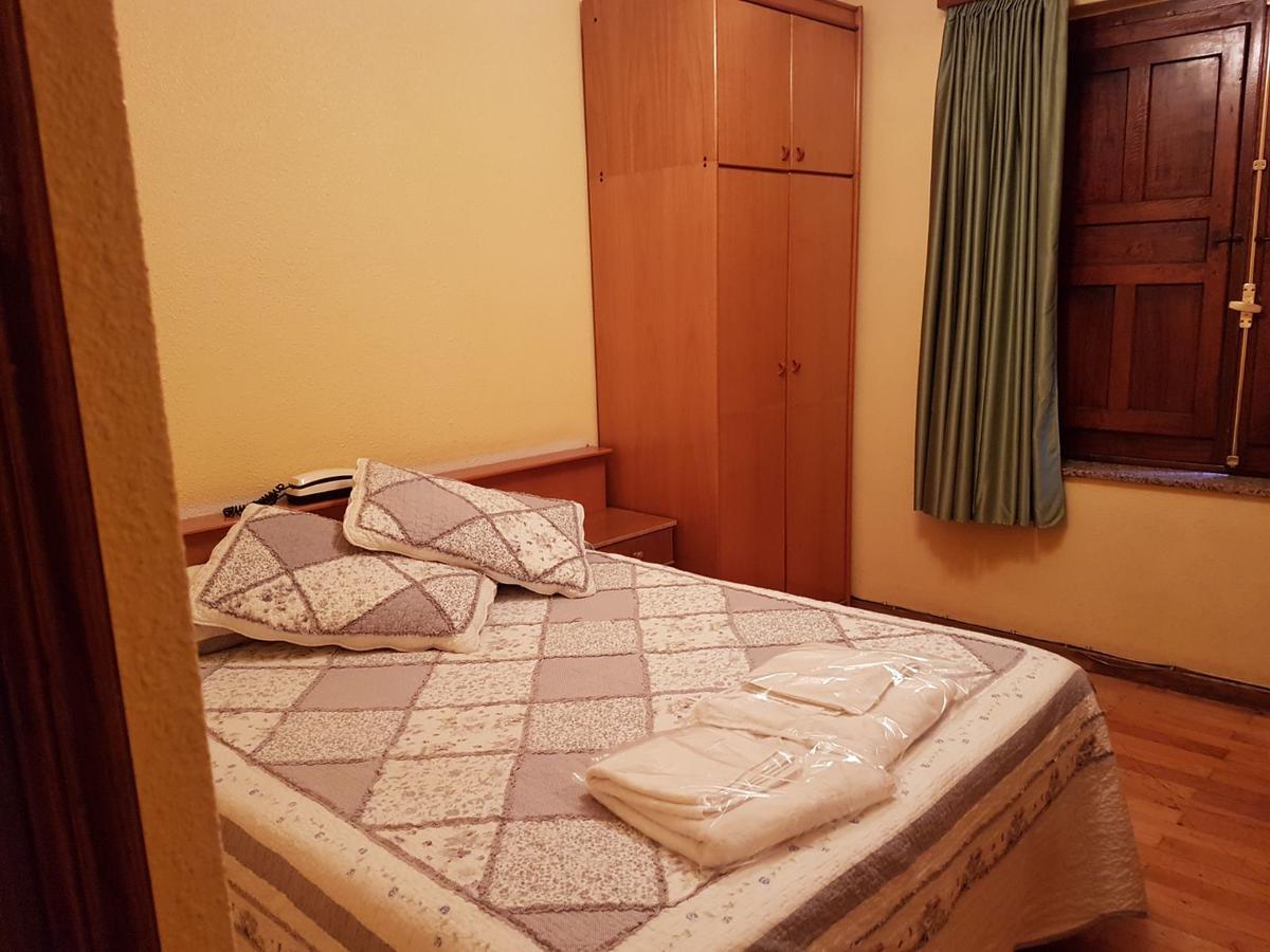 Hostal Los Nogales Cangas De Narcea Zewnętrze zdjęcie