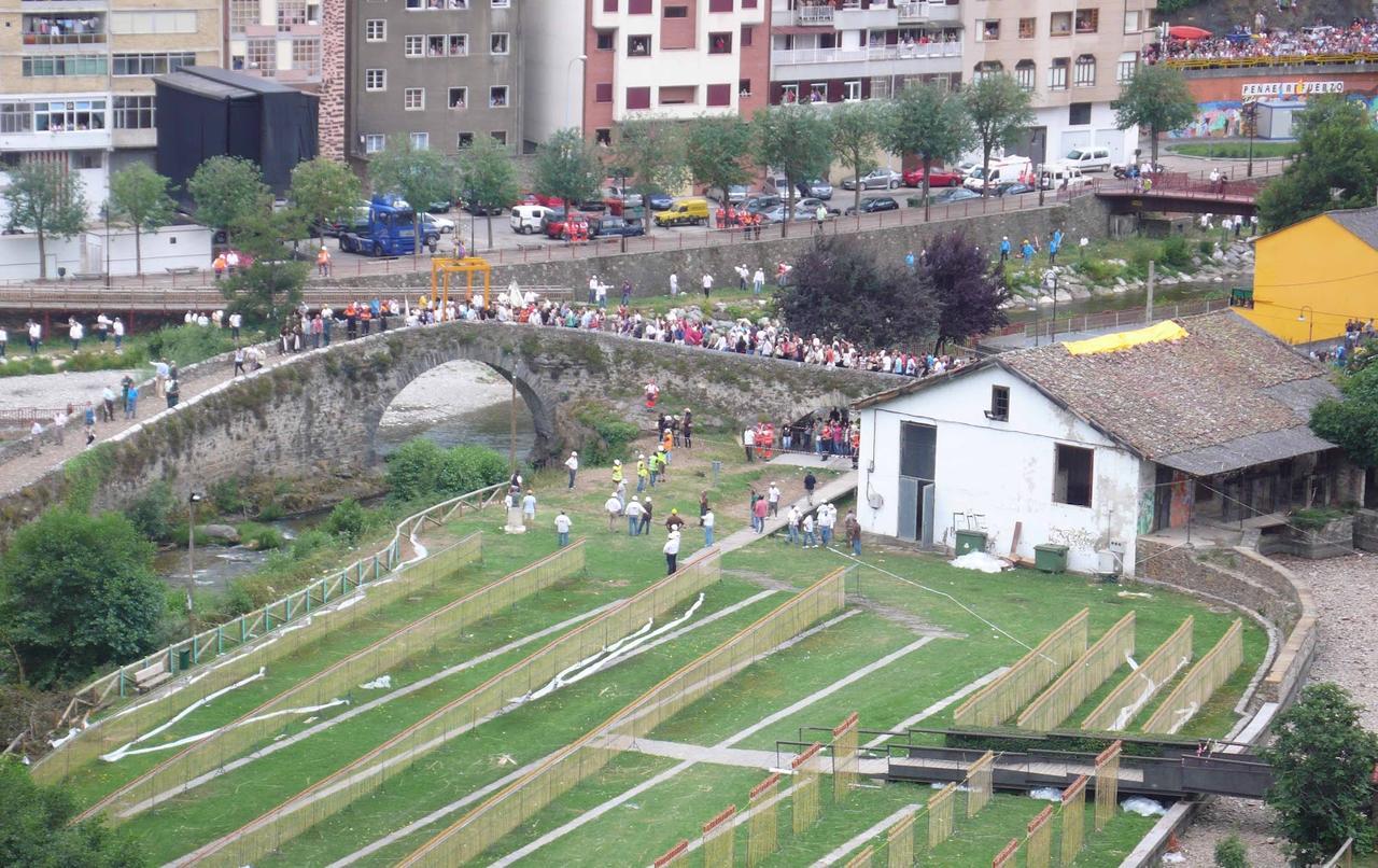 Hostal Los Nogales Cangas De Narcea Zewnętrze zdjęcie