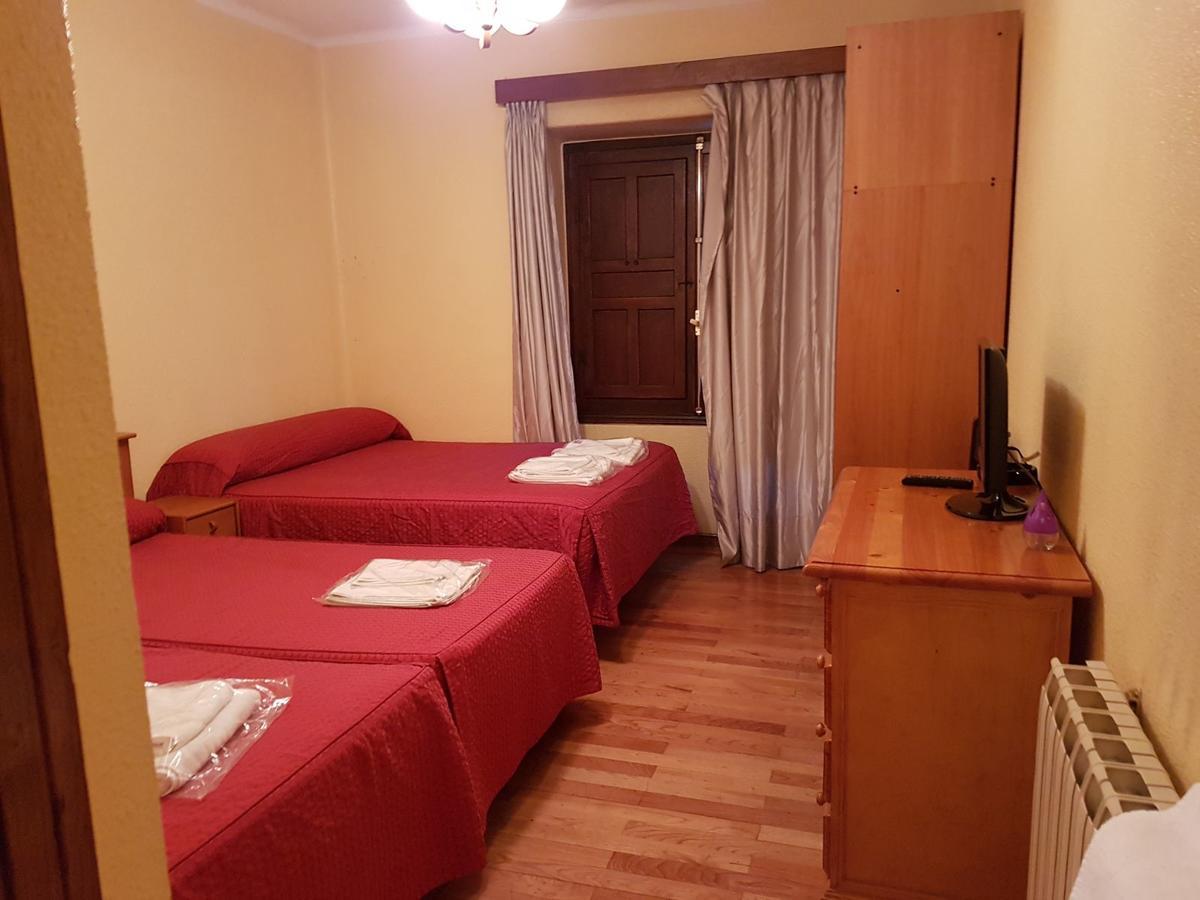 Hostal Los Nogales Cangas De Narcea Zewnętrze zdjęcie